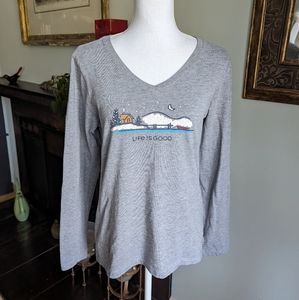 Life Is Good Women's Medium Classic Fit Tee Gray Long Sleeve Winter Christmas 35